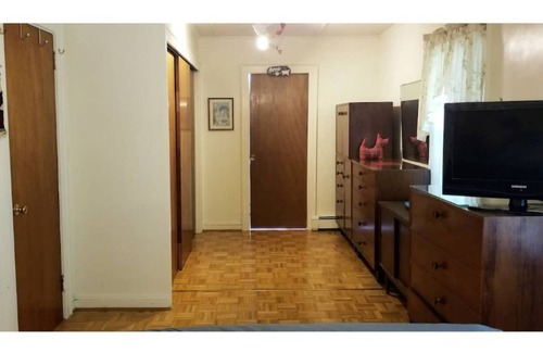 Long Beach Apartamento | Beautiful, Spacious Apartment Unit near Beach with King Bed and Washer & Dryer