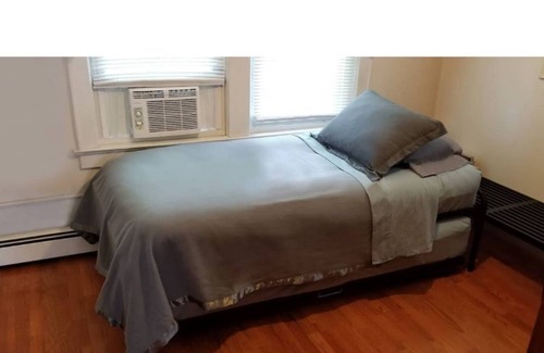 Long Beach Apartamento | Beautiful, Spacious Apartment Unit near Beach with King Bed and Washer & Dryer