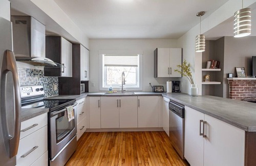 Bedford Apartamento | Beautiful & Spacious Apt, AC