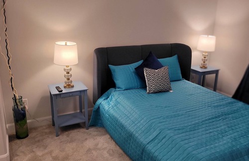 Loyalist Casa | Beautiful spacious new 4 bedroom home located 5 mins to Lake Ontario.
