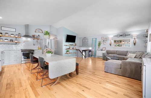 St. Peters Casa | Beautiful+Spacious+FencedYard🐕Grill+Patio+Walk2Park+27MileBikeTrail🚴‍♀️
