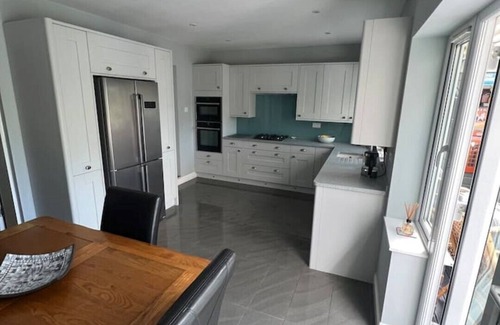 Petersfield Casa | Beautiful spacious 2 Bedroom townhouse