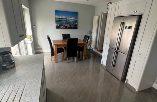 Petersfield Casa | Beautiful spacious 2 Bedroom townhouse