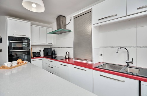 Portstewart Casa | Beautiful Spacious House with Hot Tub & Sauna, Near the Beach!