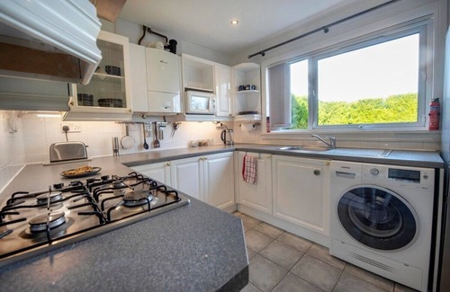 Longcroft Casa | Beautiful spacious house Airport