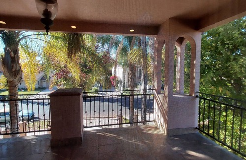 Encino Casa | Beautiful spacious home/salt water pool in Encino.
