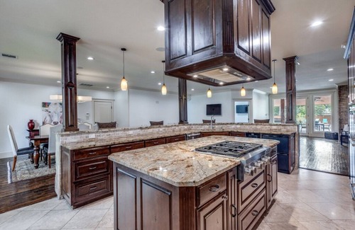 Irving Casa | Beautiful Spacious Home with Private Pool and Hot Tub Easy Trip from Airport