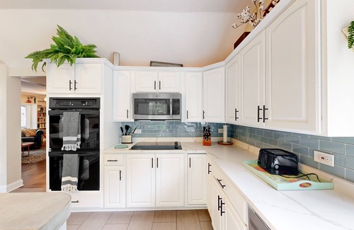 McHenry Casa | Beautiful, spacious home with mature landscaping, game room, & grill - dogs ok