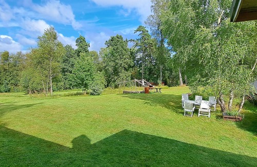 Ullared Casa | Volver a la naturaleza. Villa con vistas panorámicas al lago. Hasta 10 personas.