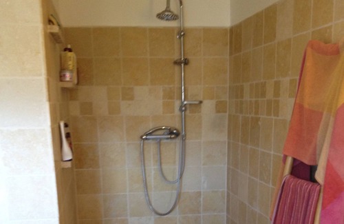 Thoard Casa | Hermosa casa espaciosa con piscina enclavada en el corazón de una propiedad de 4 hectáreas