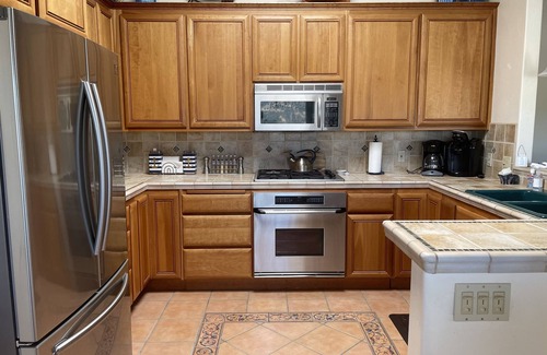Oak Shores Casa | Beautiful Spacious Lake View Home in Oak Shores