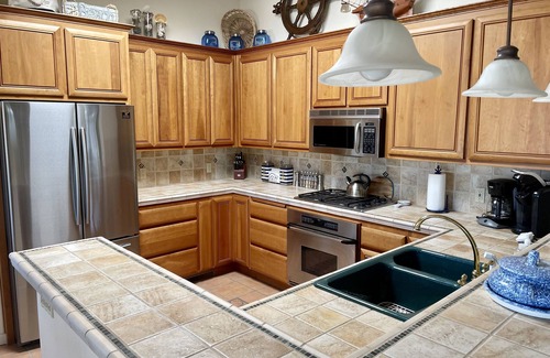 Oak Shores Casa | Beautiful Spacious Lake View Home in Oak Shores