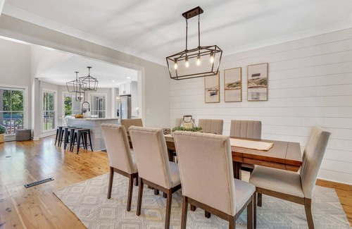 Ridgeland Casa | Beautiful Spacious Remodeled Private House w/Pool, Porches, Grille, Game Room.
