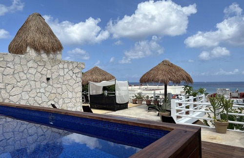 Colonia Centro Apartamento | Beautiful spacious suite with pool near waterfront