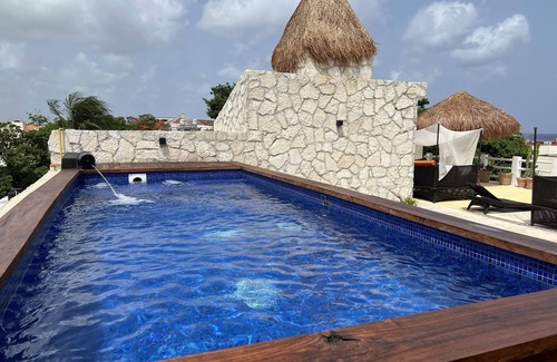 Colonia Centro Apartamento | Beautiful spacious suite with pool near waterfront