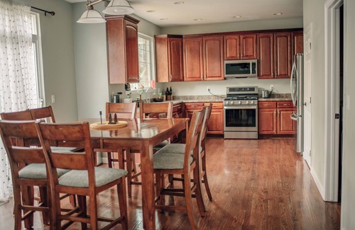 Aurora Casa | Beautiful, spacious, super clean! Whole House, family sized, company/group