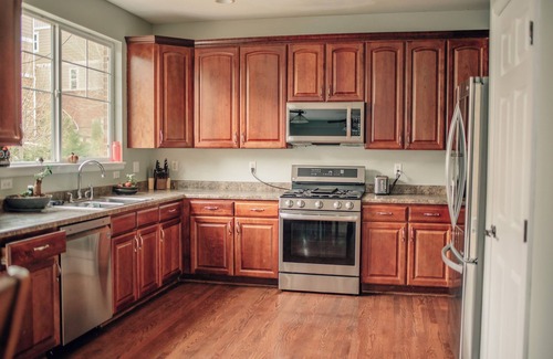 Aurora Casa | Beautiful, spacious, super clean! Whole House, family sized, company/group