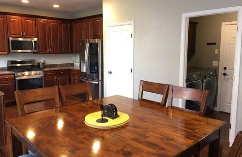 Aurora Casa | Beautiful, spacious, super clean! Whole House, family sized, company/group