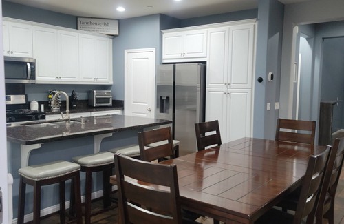 Pumpkin Center Casa | Beautiful Spacious 4BR 3BA Home with King Suite