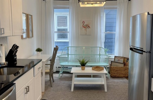 Ocean Grove Apartamento | Beautiful, Spacious, Updated Victorian - One BLK from beach!