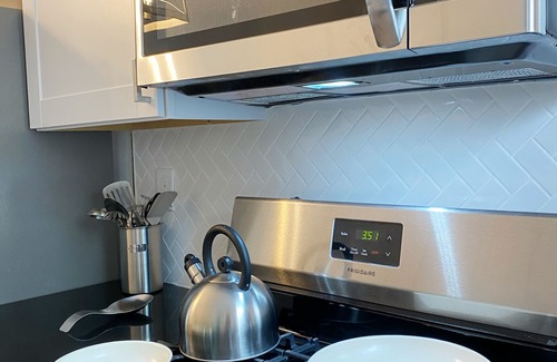 Ocean Grove Apartamento | Beautiful, Spacious, Updated Victorian - One BLK from beach!