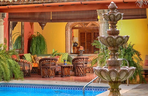 North End Casa | Hermosa, española, Hacienda con aire acondicionado con encantador patio y piscina