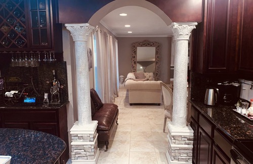 Fremont Casa | Casa de estilo español con un hermoso jardín en la mejor ubicación en Fremont.