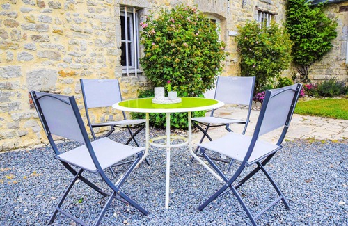 Saint-Germain-du-Pert Casa | Alojamiento de 2 habitaciones en St. Germain du Pert