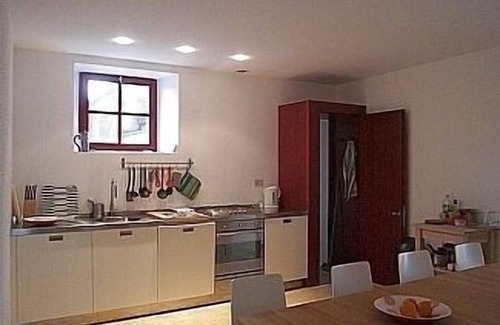 Cingoli Otro | Hermosa casa de piedra y Piscina Privada gran jardín y wifi gratuito. Capacidad para 8 personas.