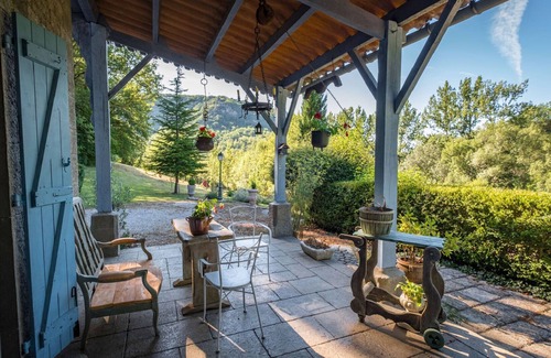 Bruniquel Cabaña | casa de piedra en un gran parque, piscina climatizada, calma garantizada