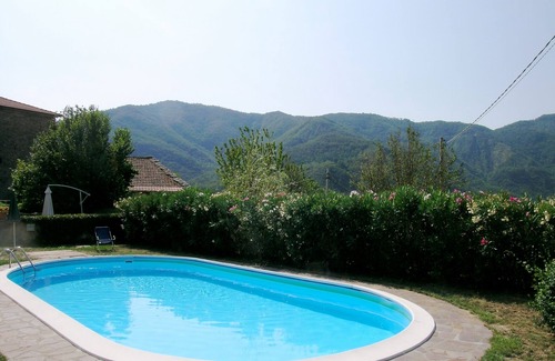 Prota Apartamento | Hermosa propiedad de piedra w / piscina y magníficas vistas en el pueblo con Bar / Restaurante