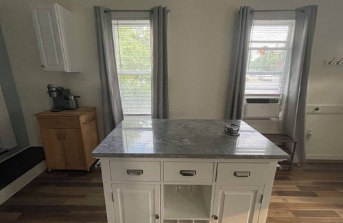 Northampton Apartamento | Beautiful studio apartment close to downtown Northampton!