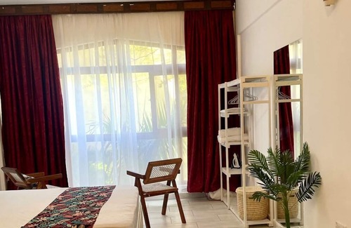 Diani Beach Apartamento | Beautiful studio apartment on a beach front property and has 2 pools.