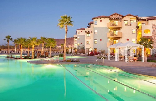Cibola Vista Apartamento | Beautiful Studio Apt in a great resort setting with fountains, courtyards, and pool with bar