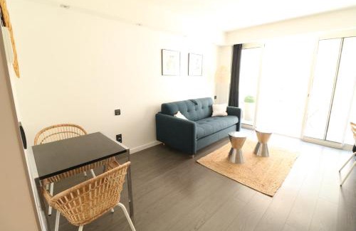 Cannes City Centre Apartamento | Beautiful studio at the Grand Hotel Residence with sunny balcony 138