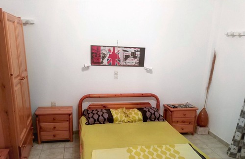 Aliki Apartamento | Hermoso estudio cerca de la playa, 1er piso, isla Aliki / Paros.