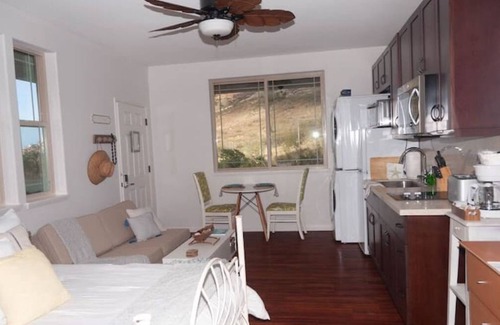 Makaha Valley Apartamento | Beautiful Studio Nestled in the Mountains of Makaha Valley