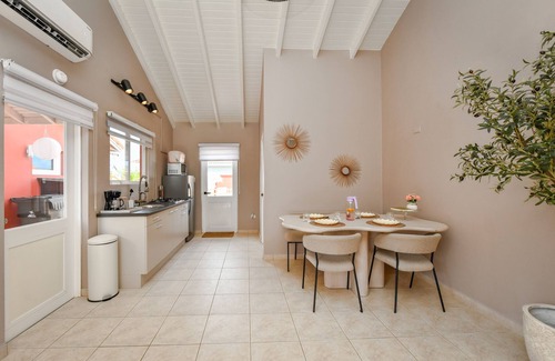 Punto de Oro Apartamento | Beautiful studio Palm near the sea with pool