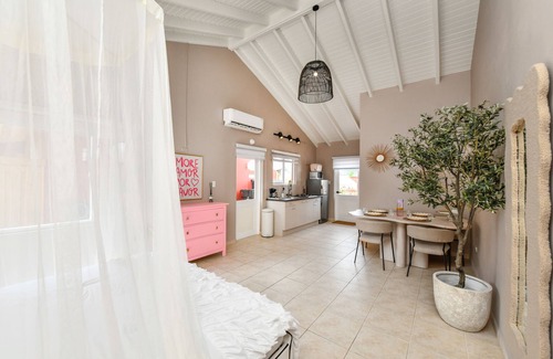 Punto de Oro Apartamento | Beautiful studio Sea near the sea with pool