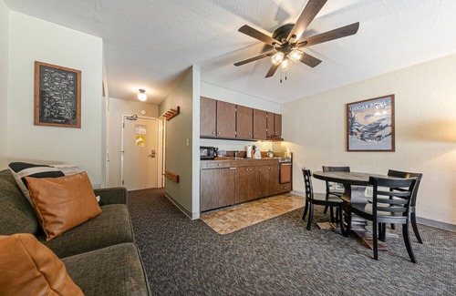 Truckee Apartamento | Beautiful Studio W/Kitchenette #134 at Donner Lake Village