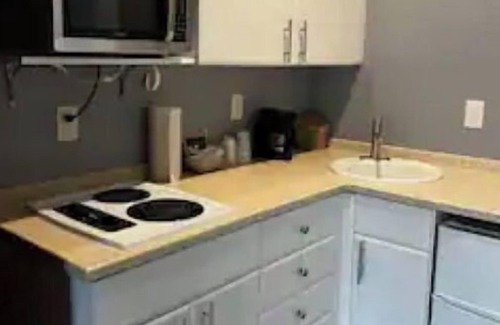 Naples Apartamento | Beautiful studio with kitchenette, sauna and pool