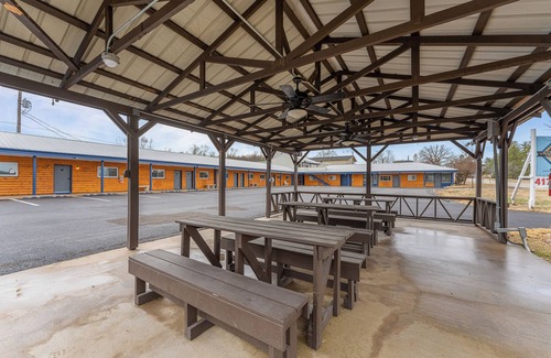 Indian Point Condominio | Beautiful Studio with Resort Style Amenities!
