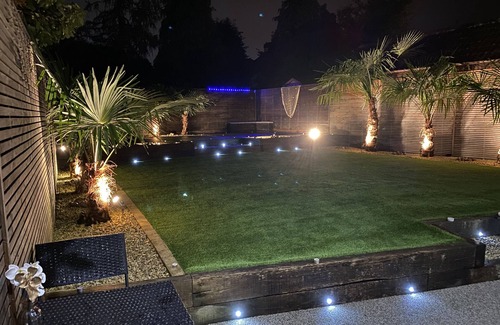 Great Houghton Casa | Beautiful Stunning Peaceful 6-bed Showhome Eco Uk
