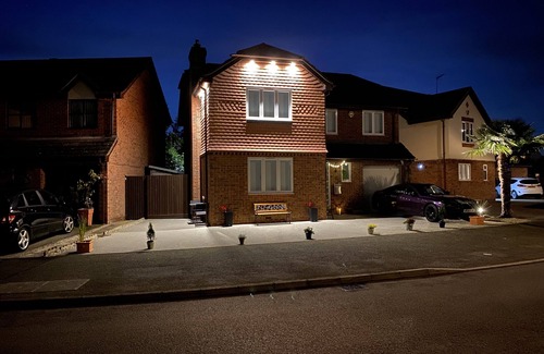 Great Houghton Casa | Beautiful Stunning Peaceful 6-bed Showhome Eco Uk