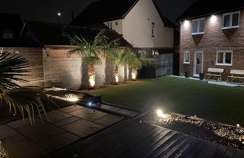 Great Houghton Casa | Beautiful Stunning Peaceful 6-bed Showhome Eco Uk