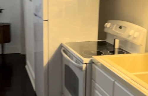 Bloomfield Apartamento | Beautiful Suite with separate bedroom, great room, bathroom.