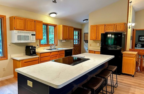 Woodruff Casa | Beautiful Summer Lake Home - Minutes away from Minocqua!