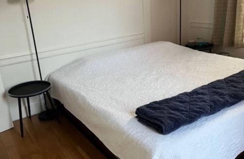 East End Apartamento | Beautiful sunny first floor - walk everywhere- summer options!