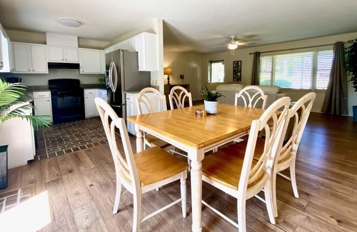 Kings Grant Casa | Beautiful sunny two bedroom home 5 minutes from the beach
