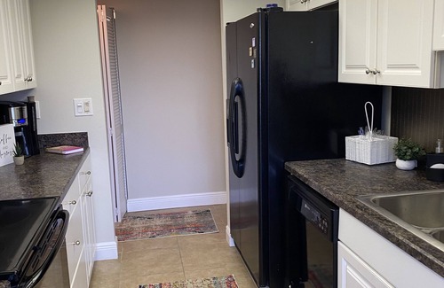 Laguna Shores Condominio | Beautiful Sunset and fun in the sun!
